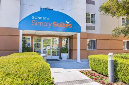 Sonesta Simply Suites Lansing Отели в г. Ленсинг