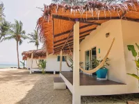 Sarana Bungalows Hotels near Hat Sadet Beach
