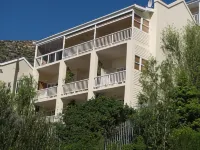 Albatross Guest House Hotels near Long Beach