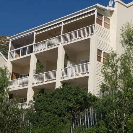 Albatross Guest House Отели рядом с достопримечательностью «Пляж Лонг-Бич»