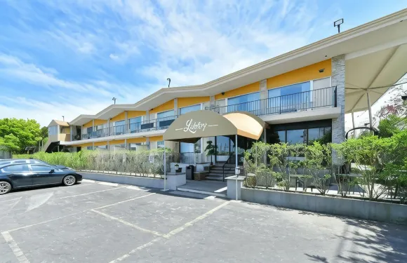 自由港濱海酒店