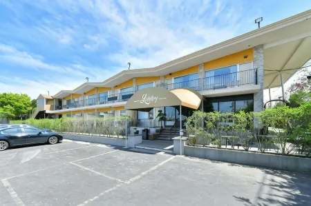 The Freeport Inn and Marina