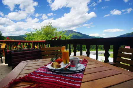 Hotel Rozmarin Отели в г. Rasnov