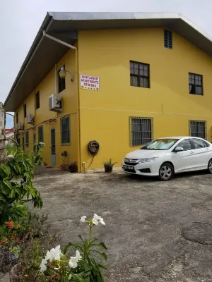 Sunflower Apartments Trinidad - parking