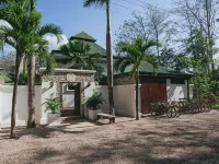 Dream Surf House Avellana โรงแรมในตามารินโด
