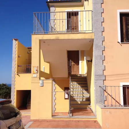 Modern 1 Bed Apartment Sleep 3 Sea View Only 700mt from Sea