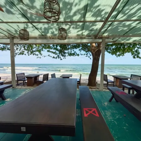 Khanom Golden Beach Hotel