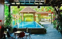 Riverside Plum Garden Villa Hotels in Duy Phuoc