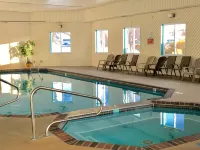 Super 8 by Wyndham Escanaba - Pools