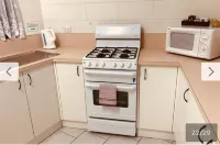Black Swan Motor Inn - Apartments