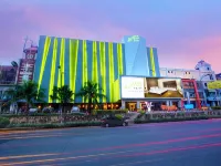 Whiz Prime Hotel Kelapa Gading Hotels near La Piazza