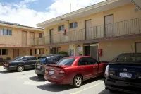 Ocean View Motel - Motels