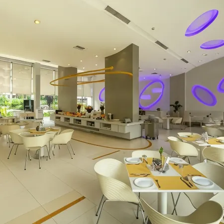 Hotel Kohinoor Elite Near BKC