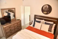 The Recess Stays – 2 Rooms 3 Beds, 2 Baths w/ Grill