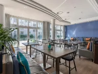 New Berlin Hotels near Wellblechpalast