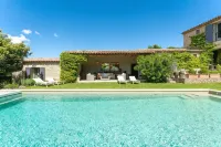 Villa les Terrasses de Gordes Hotels in Gordes