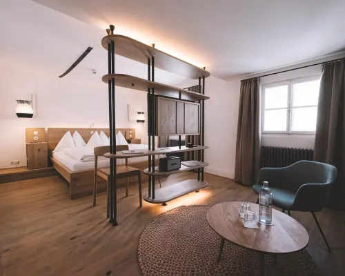 ArtHotel Blaue Gans Hotels near Felsenreitschule