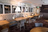 The County Hotel - breakfast