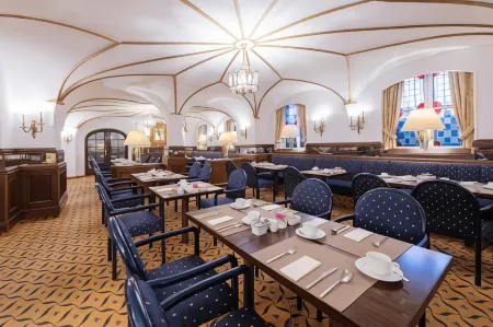 Parkhotel 1901 Mannheim Отели рядом с достопримечательностью «Wasseerturm»