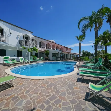 Hotel Marinella - Private Free Parking - Grotticelle Beach 200 m
