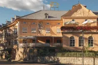 Hotel Elephant Hotels in Rasa