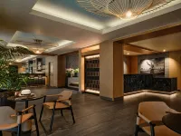 Romer House Waikiki - Adults Only