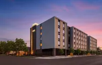 Home2 Suites des Moines at Drake University Hotels near Grand View University