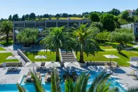 Iris Hotel - Pools