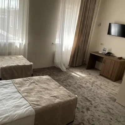 Corona Hotel in zona Epiphany Church