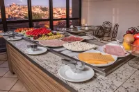 Marques Plaza Hotel - breakfast