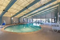 Best Western Plus New Englander Hotels in Wakefield