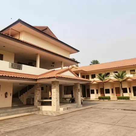 Mark Four Place Hotel