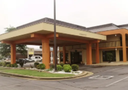 Econo Lodge Inn and Suites - Jackson