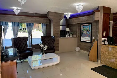 Howard Johnson by Wyndham Reno Downtown Отели рядом с достопримечательностью «Reno Events Center»