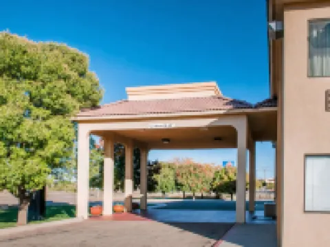 Rodeway Inn โรงแรมในตูกุมการิ