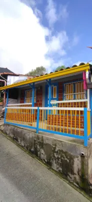 House 5 blocks from main park, private - 2-Star