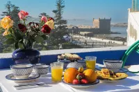 Mama Souiri Hotel - موقف سيارات