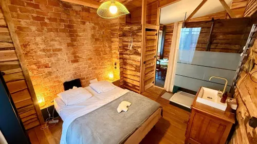 Cabin-style Nook for 2 - Apartments