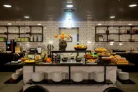 Cabinn Plus Esbjerg - Frühstück