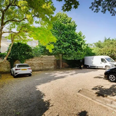 Cozy One-bedroom Flat in Slough
