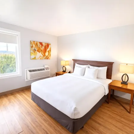 Sunnyside Inn and Suites