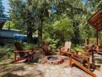 Chalet Rivière 2-bedroom cabin with AC and WiFi in Gold Bar バーリングのホテル
