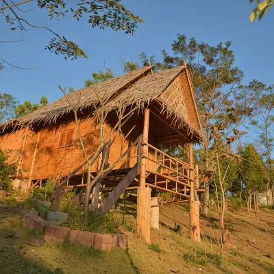 Phu Zai Keaw Hotels near Khao Paeng Ma