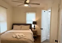 Cozy and Convenient- 5 min to Airport - 3-Star