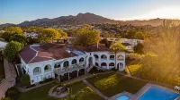 Mountain View International Hotel - Pools
