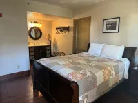 Put in Bay Victory Station Hotel