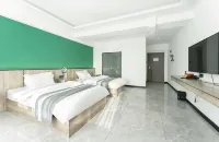 Minimalist Hotel
