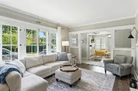 Your Summer HQ!  Sleeps 11, Why Stay in 4 Rooms? Get the House!  Pet-Friendly!