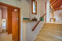 Spacious Villa for 6 with Private Pool & Large Garden, 400m from the Beach - فلل