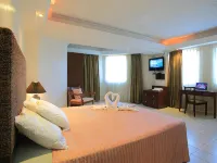 Wild Orchid Beach Resort